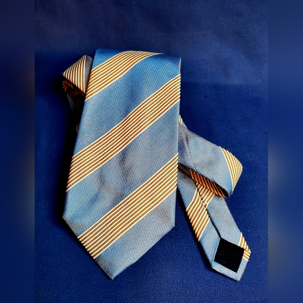 Tie 👔
